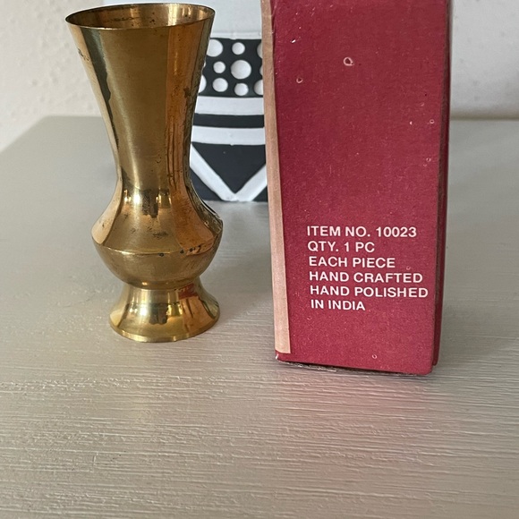 Vintage with box Miniature Brass Bud Vases 3.5” tall Mini vase handcrafted India - Picture 4 of 7